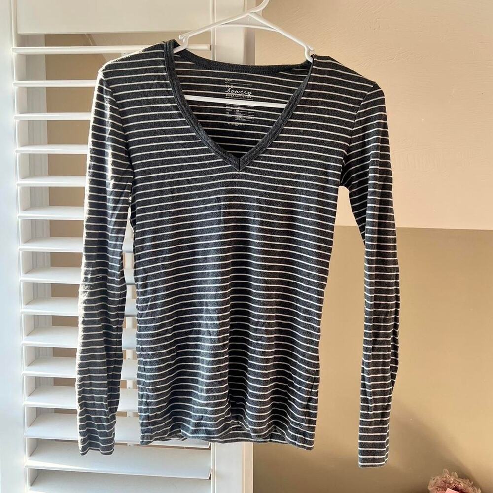 Gap the bowery grey and white striped long sleeve